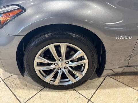 2016 Infiniti Q70 Hybrid