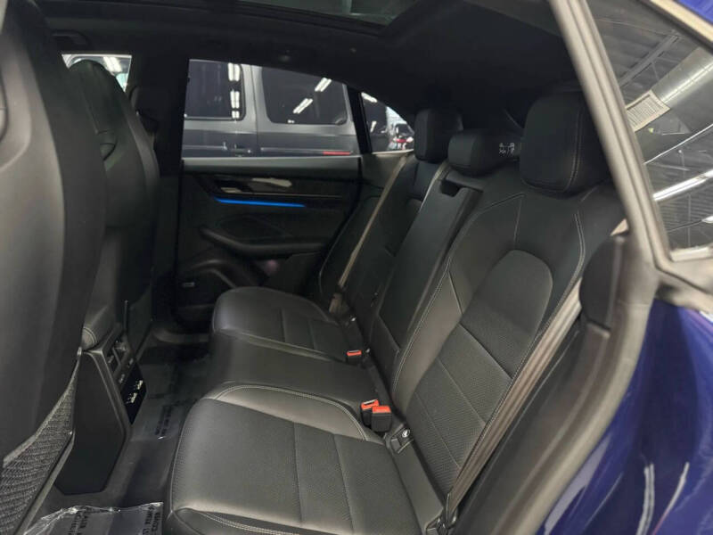 2024 Porsche Macan Turbo Electric