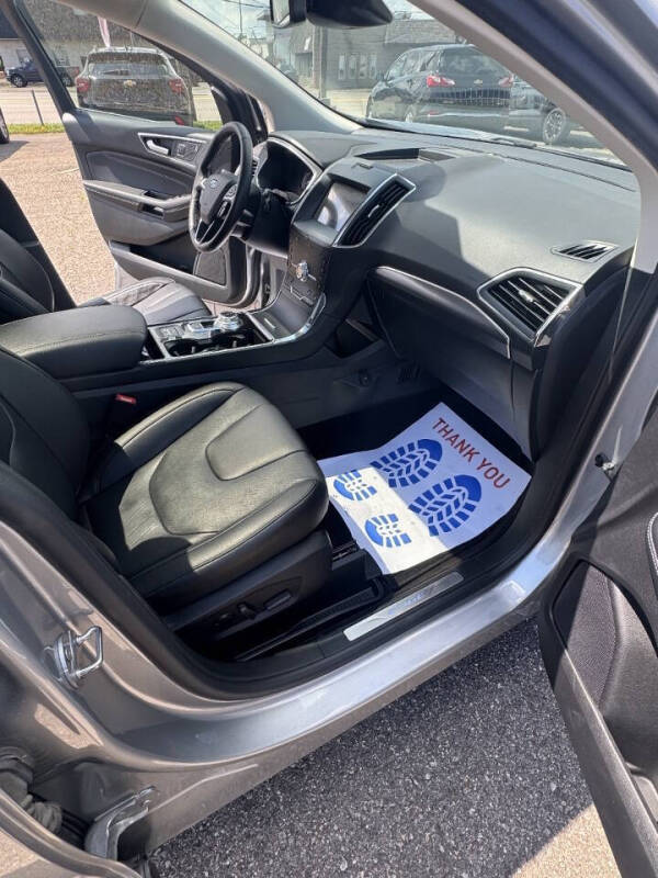2020 Ford Edge Titanium