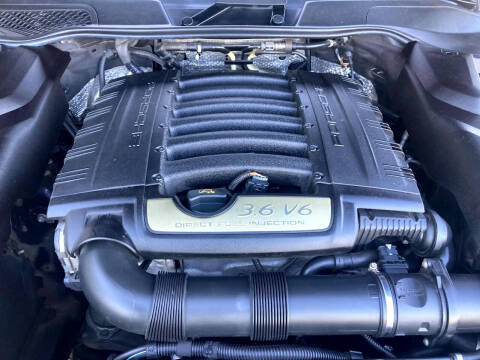 2017 Porsche Cayenne Platinum Edition