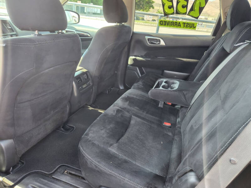 2015 Nissan Pathfinder S