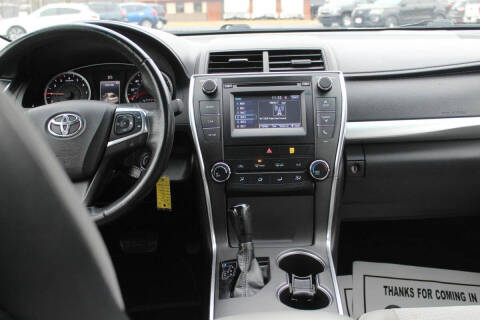 2017 Toyota Camry SE