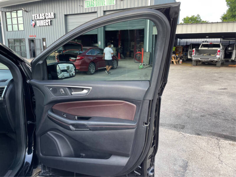 2020 Ford Edge Titanium