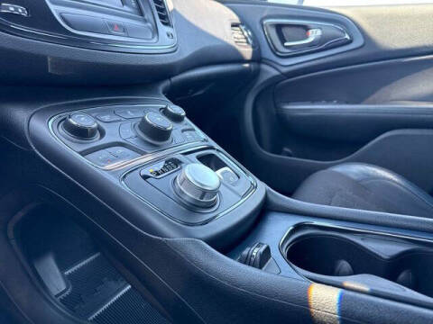 2016 Chrysler 200 S