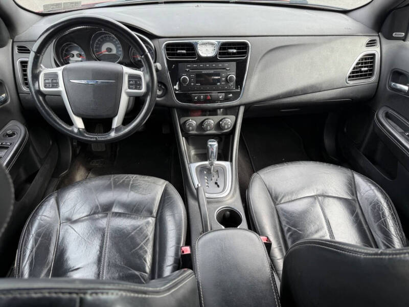 2013 Chrysler 200 Limited