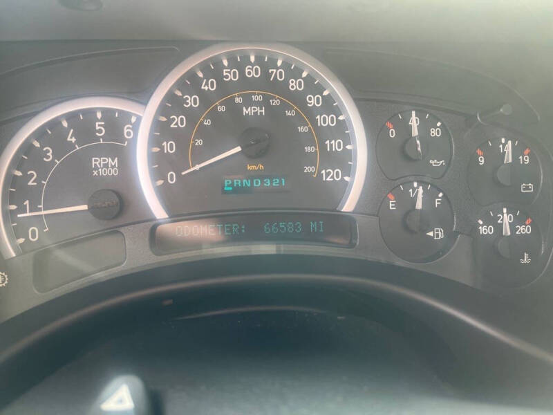 2005 HUMMER H2 Lux Series