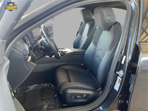 2025 BMW 5 Series 530i