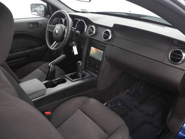 2007 Ford Mustang V6 Deluxe