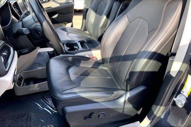 2020 Chrysler Pacifica Touring L