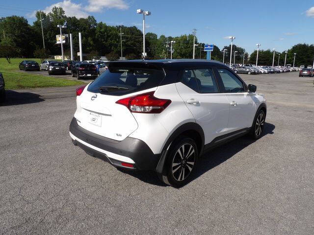 2019 Nissan Kicks SR