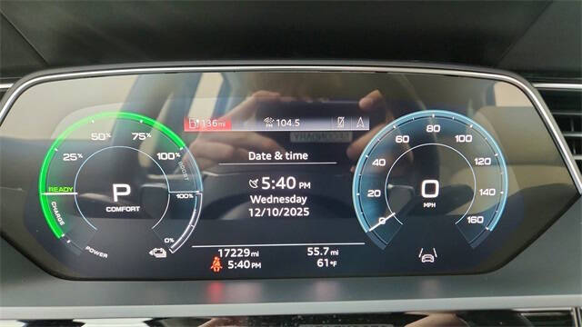 2022 Audi e-tron quattro Premium