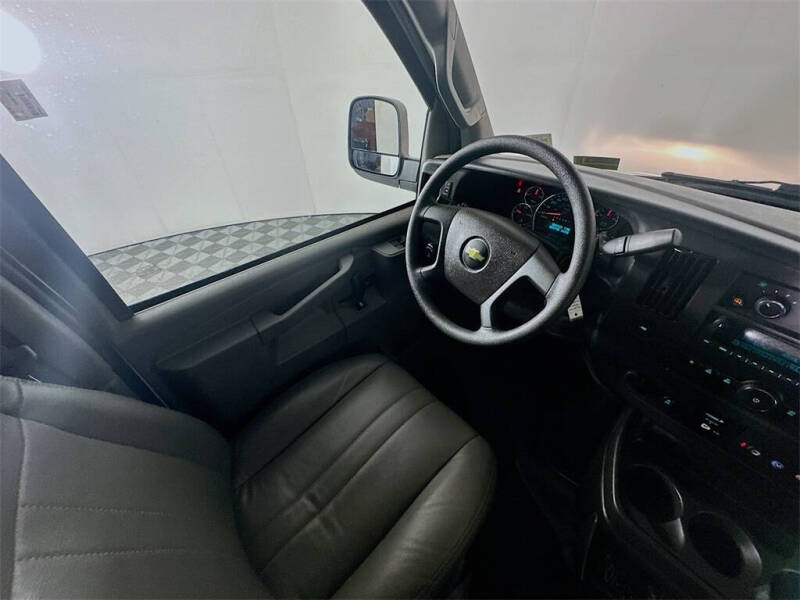 2024 Chevrolet Express 2500