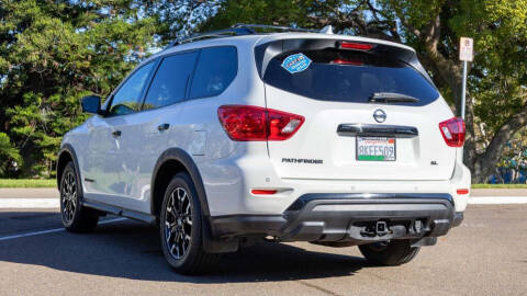 2019 Nissan Pathfinder SL