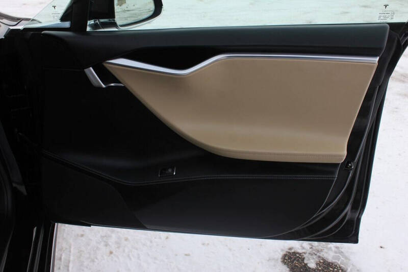 2016 Tesla Model S P85D