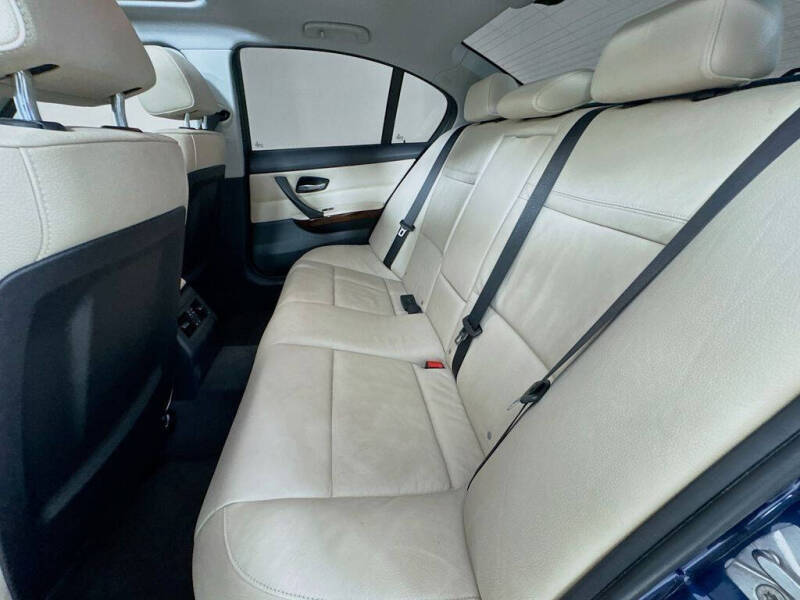 2011 BMW 3 Series 328i