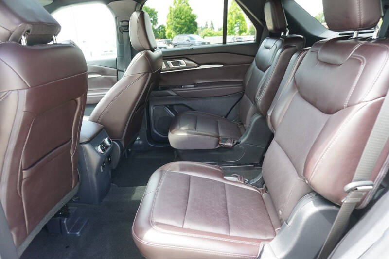 2025 Ford Explorer Platinum