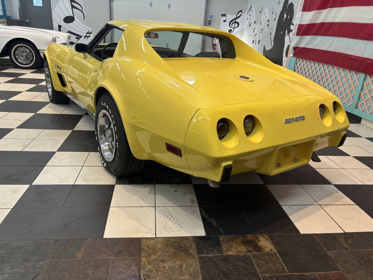 1975 Chevrolet Corvette 17