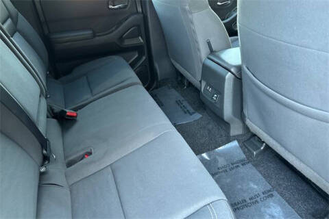 2024 Nissan Frontier SV