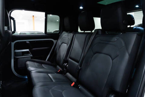 2023 Land Rover Defender 130 SE