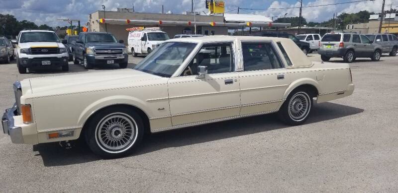 1989 Lincoln Town Car for sale at JENTSCH MOTORS in Hearne TX