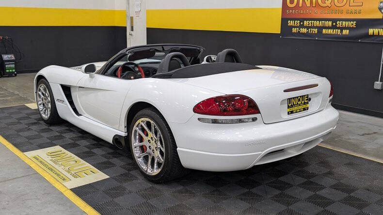 2004 Dodge Viper SRT-10