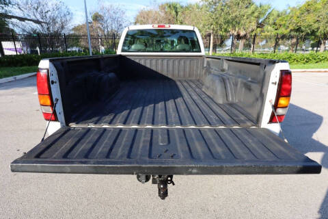 2006 GMC Sierra 2500HD Work Truck