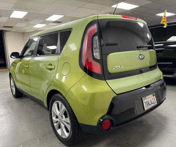 2016 Kia Soul +