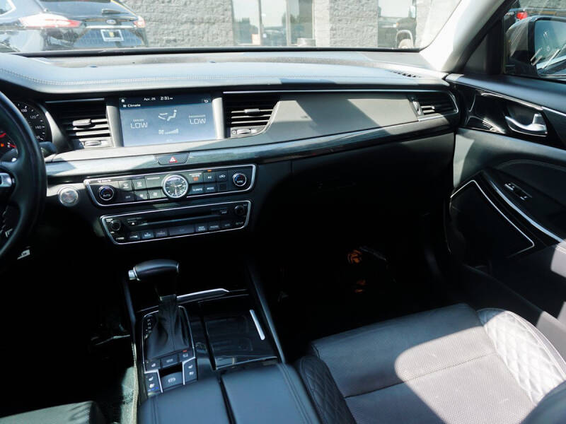 2017 Kia Cadenza Limited