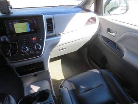 2016 Toyota Sienna LE Mobility 7-Passenger