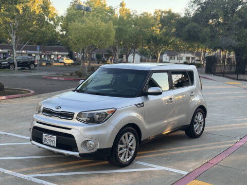 2017 Kia Soul +