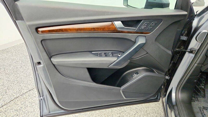 2020 Audi Q5 quattro Premium Plus 45 TFSI