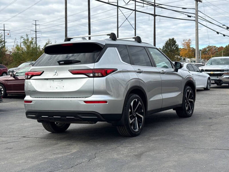 2022 Mitsubishi Outlander ES