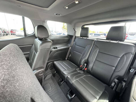 2023 GMC Acadia SLT