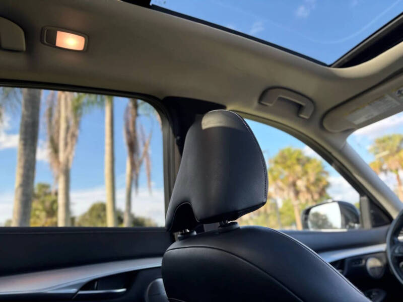 2019 Infiniti QX50 Essential