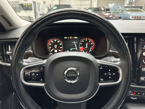 2018 Volvo S90 T5 Momentum