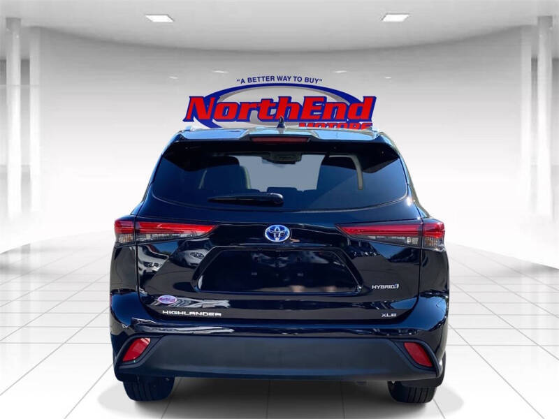 2022 Toyota Highlander Hybrid XLE