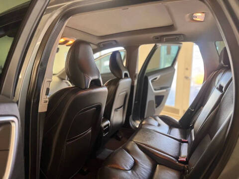 2017 Volvo XC60 T6 Dynamic