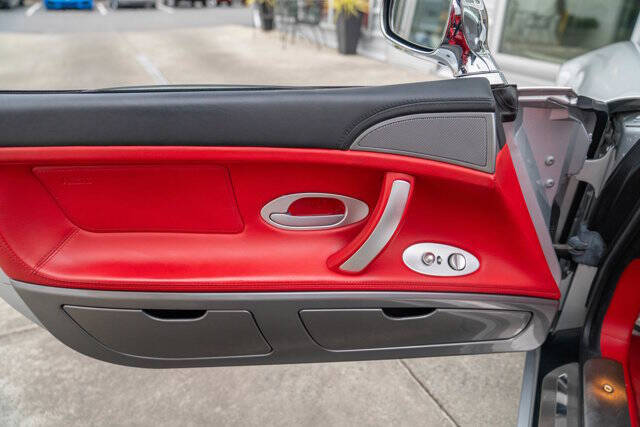 2001 BMW Z8 17