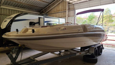 1999 Larson 233 Escape