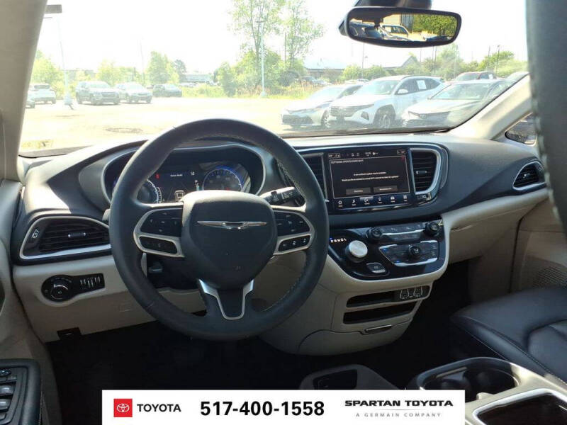 2023 Chrysler Pacifica Touring L