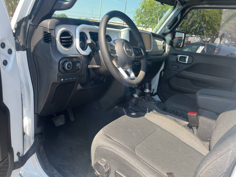 2024 Jeep Wrangler Sahara 4xe