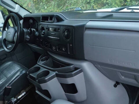 2015 Ford E-Series E-350 SD