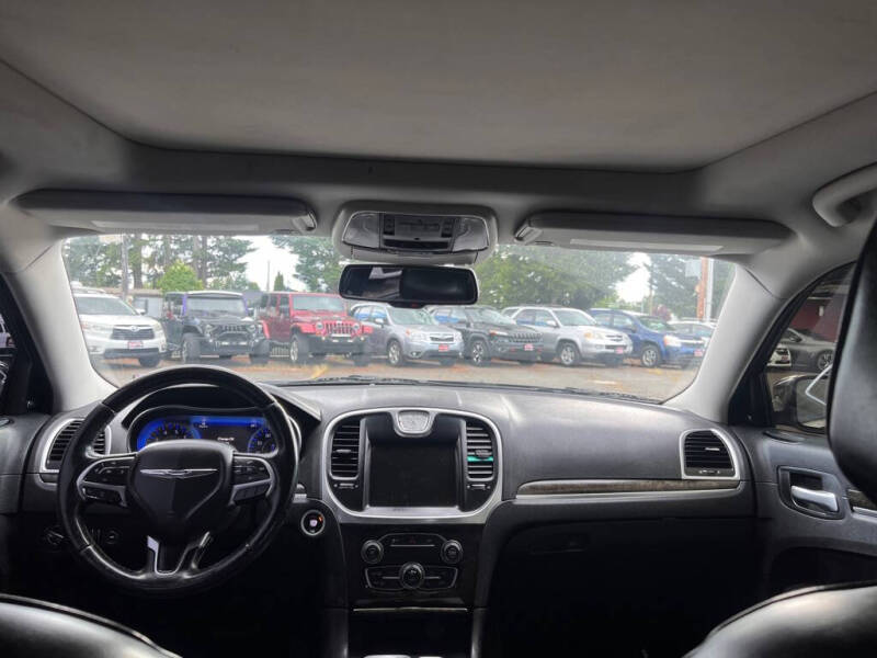 2016 Chrysler 300 C