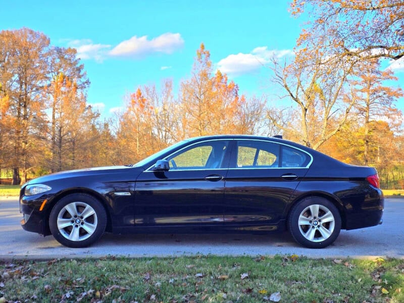 2011 BMW 5 Series 528i photo 7