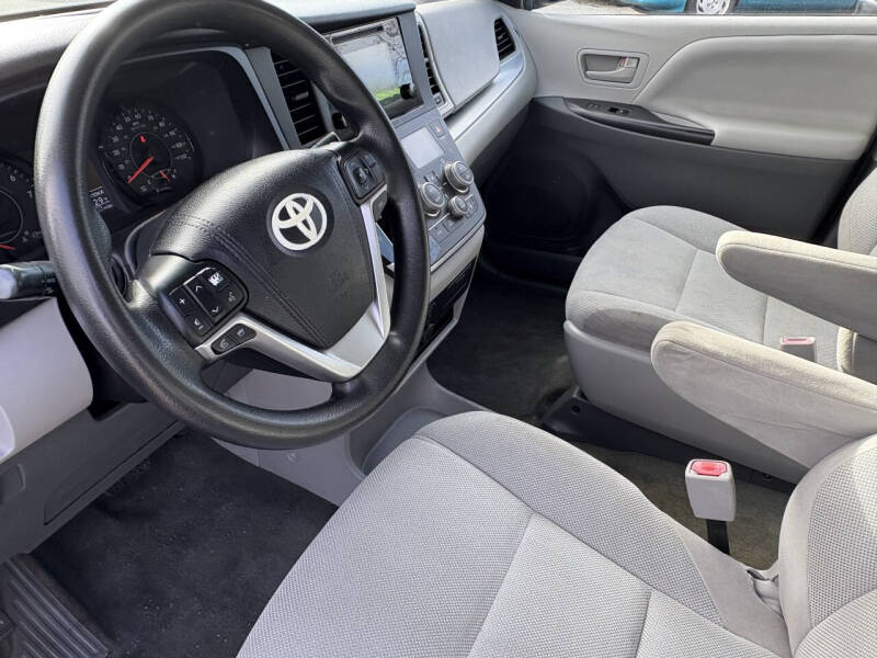 2015 Toyota Sienna L 7-Passenger