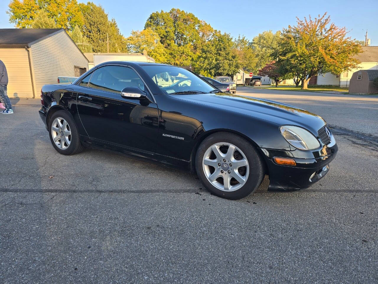 2001 Mercedes-Benz SLK for sale at QUEENSGATE AUTO SALES in York, PA