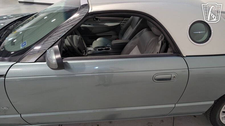 2004 Ford Thunderbird