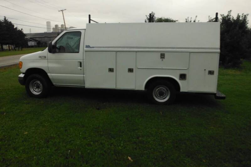 2005 Ford E-350 for sale at Vicki Brouwer Autos Inc. in North Rose NY