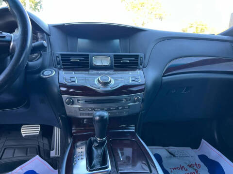 2014 Infiniti Q70 3.7