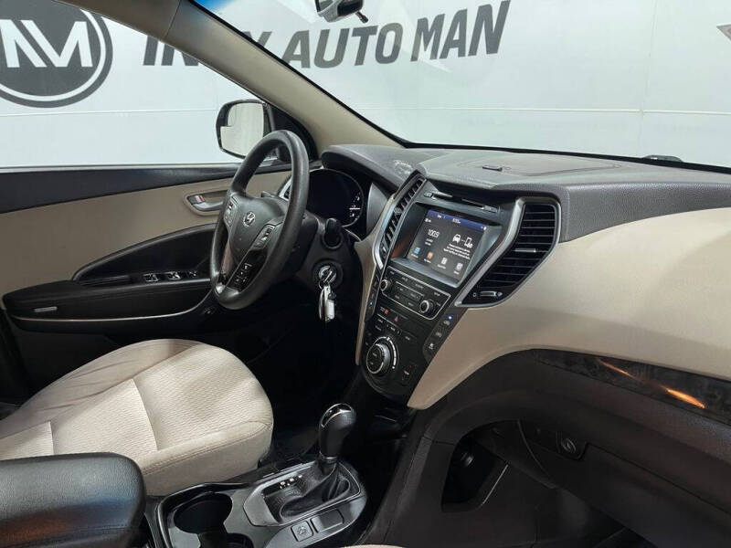 2017 Hyundai Santa Fe SE